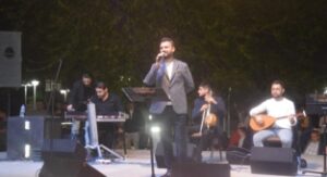 Viranşehir’de Muzaffer Gürler konserine yoğun ilgi