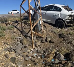 Şanlıurfa’da Feci Kaza! Kontrolden Çıkan Araç Direğe Çarptı