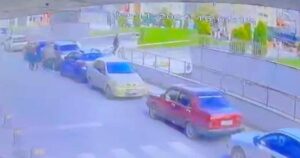 13 Yaşındaki Çocuk, Parkta Acımasızca Bıçaklandı!