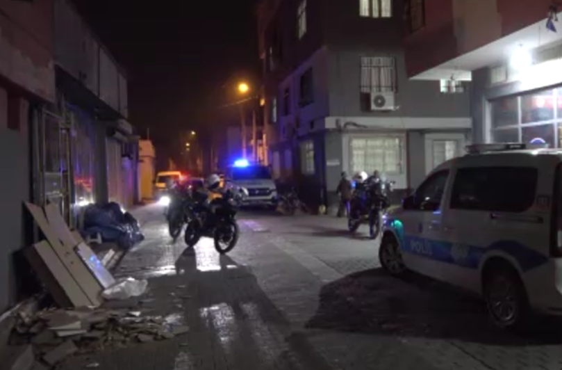 Adana’da Erkek Kuaföründe Silahlı Çatışma: 7 Kişi Yaralandı