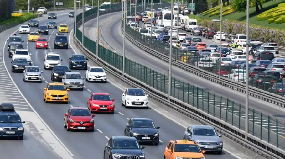 Ekim Ayında Trafiğe Rekor Sayıda Araç Kaydedildi!