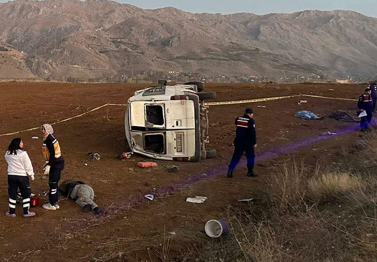 İşçi Servisi Devrildi, 2 Kişi Hayatını Kaybetti