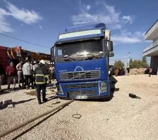 Mardin'de Lastik Değiştiren Şoför Tırın Altında Kaldı