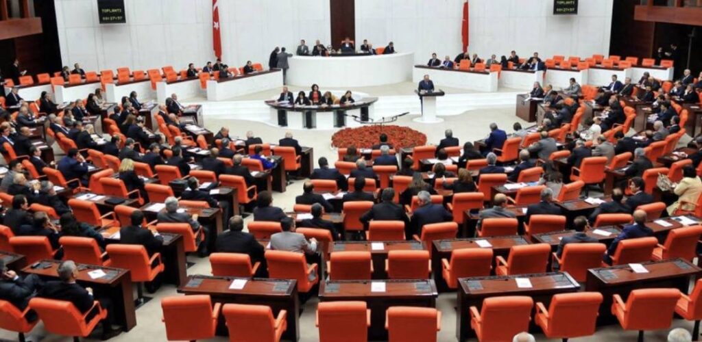 Özgür Özel Dahil 12 Vekile Dokunulmazlık Şoku!