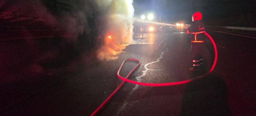 Şanlıurfa'da Salça Yüklü Tır Alev Topuna Döndü!