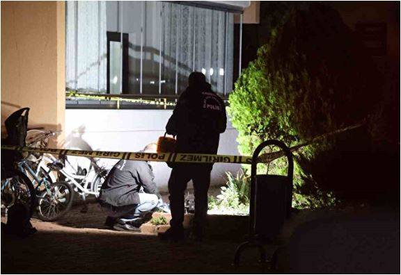 Boşanma Aşamasındaki Eşini 22 Bıçak Darbesiyle Öldürdü