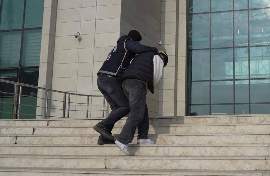 Dehşet Tuzağı: Çıplak Görüntülerle Şantaj,100 Bin Lira Talep