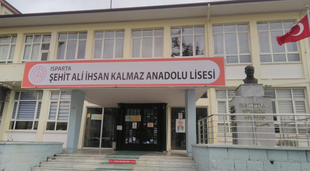 Edebiyat Öğretmeninden Atatürk'e Skandal Hakaret!