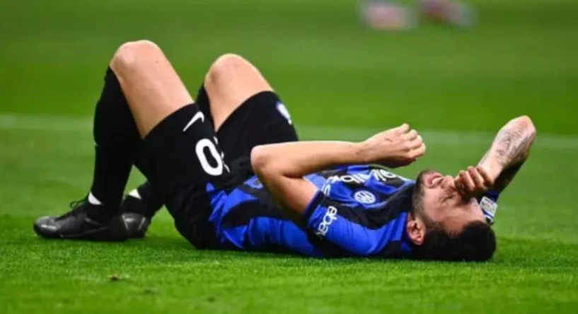 Hakan Çalhanoğlu Şoku! Bir Anda Yere Yığıldı...