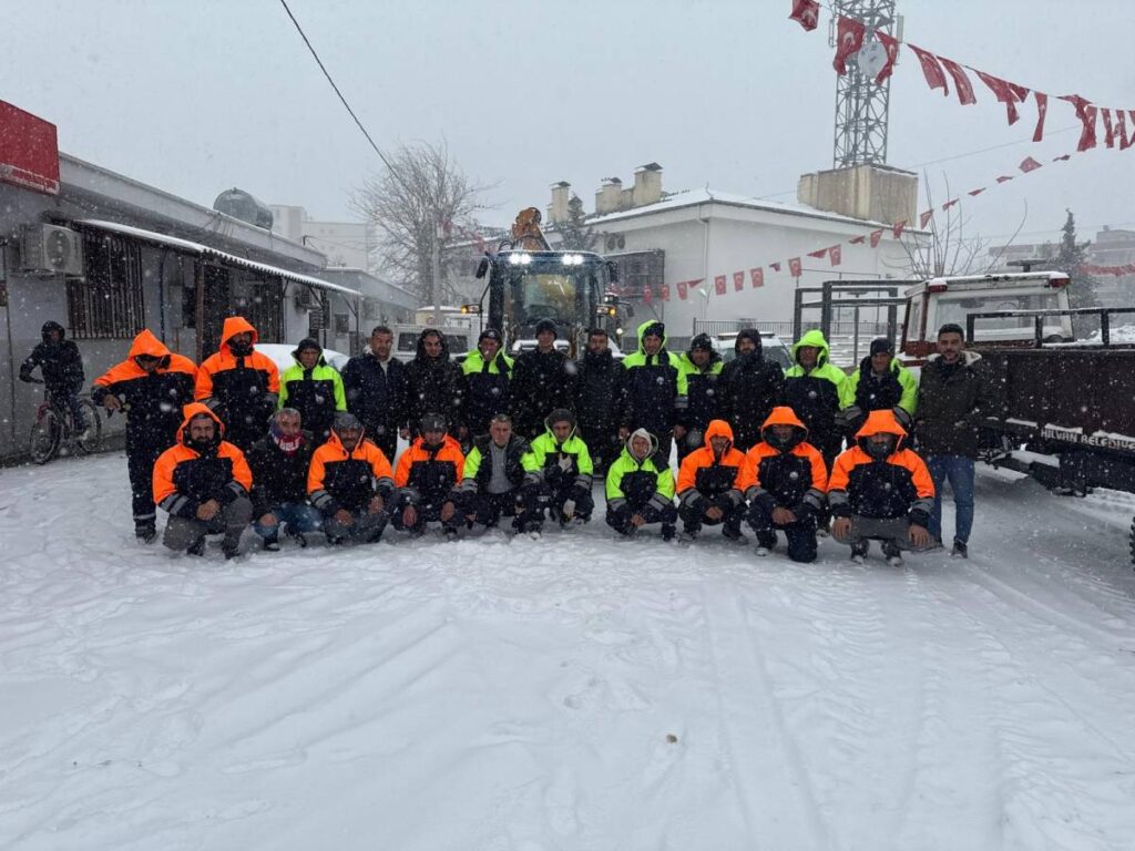 Hilvan Belediyesi Karla Mücadelede Tam Kadro Sahada