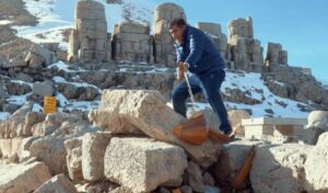 Nemrut Dağı’nda Skandal Hareket: Türkücü Hakkında Soruşturma