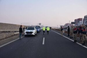 Şanlıurfa'da Feci Kaza:İki Araç Birden Çarptı, Kurtarılamadı