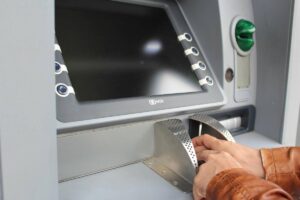 ATM’den Para Çekme Limitleri Belli Oldu: İşte Banka Banka Tam Liste!