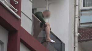 Balkonda Bıçaklı Kriz: Özel Harekât Devreye Girdi