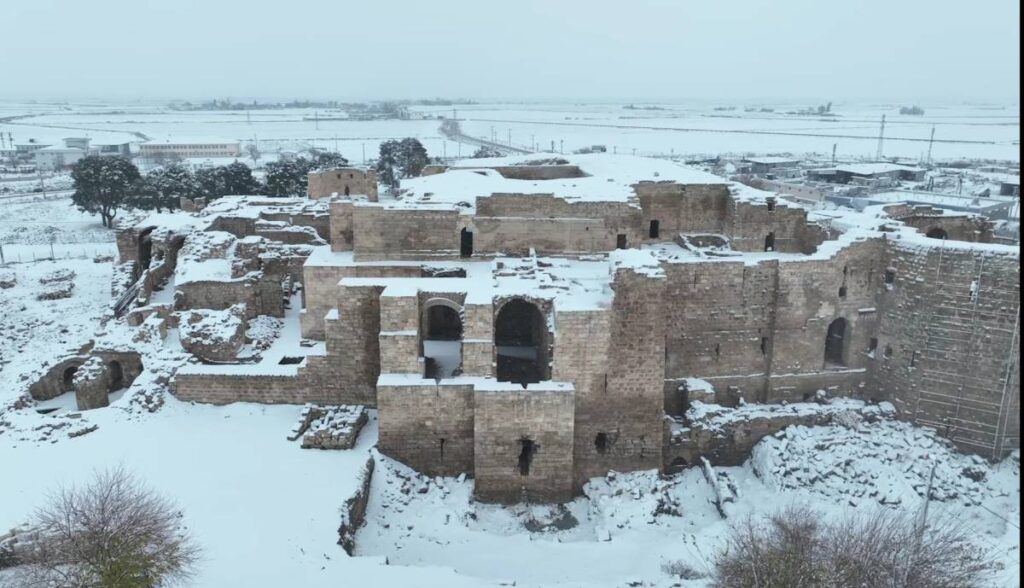 Beyazla tarihin buluşması: Kartpostallık manzaralar oluştu