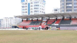 Çiftçi, vatandaşları maça davet etti