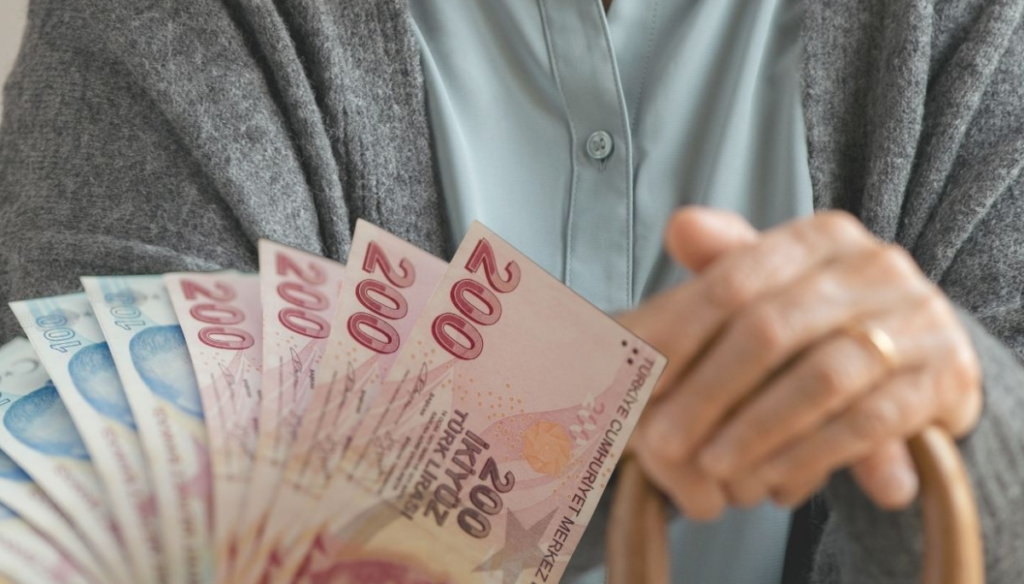 Emekli maaş farkı için tarih netleşti!