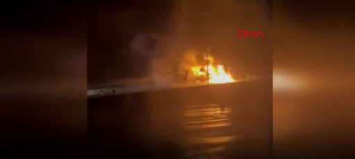 Gaziantep’te Çocuk Bezi Yüklü TIR Yandı