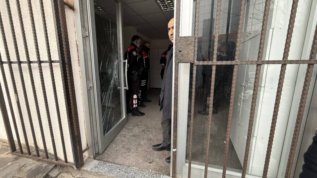 Husumetli Olduğu 2 Kişi Tarafından Pompalı Tüfekle Öldürüldü