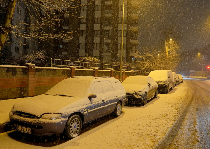 Kar Geri Geliyor: İstanbul Dahil 19 İl İçin Kritik Uyarı