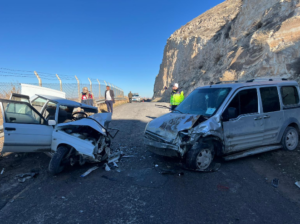 Şanlıurfa’da Feci Çarpışma: Araçlar Hurdaya Döndü