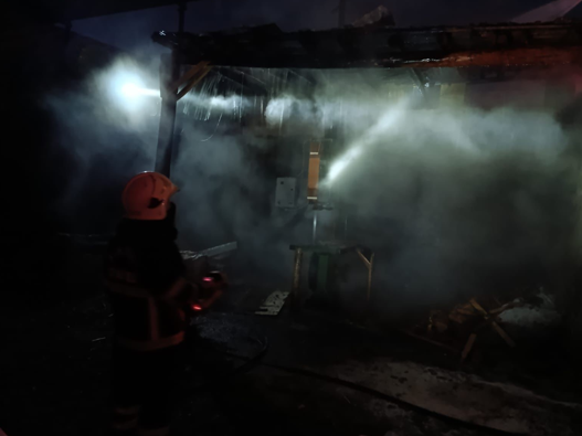 Şanlıurfa'da Oduncular Pazarı’nda Korkutan Yangın