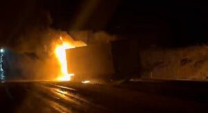 Seyir Halindeki Tır Alev Topuna Döndü