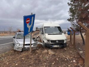 Suruç’ta Minibüs İle Otomobil Çarpıştı: 7 Yaralı