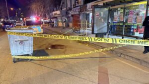 Adana'da otobüs beklerken silahla vuruldu!