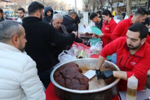 Diyarbakır’da Ramazan klasiği: Çiğköfteye yoğun ilgi!