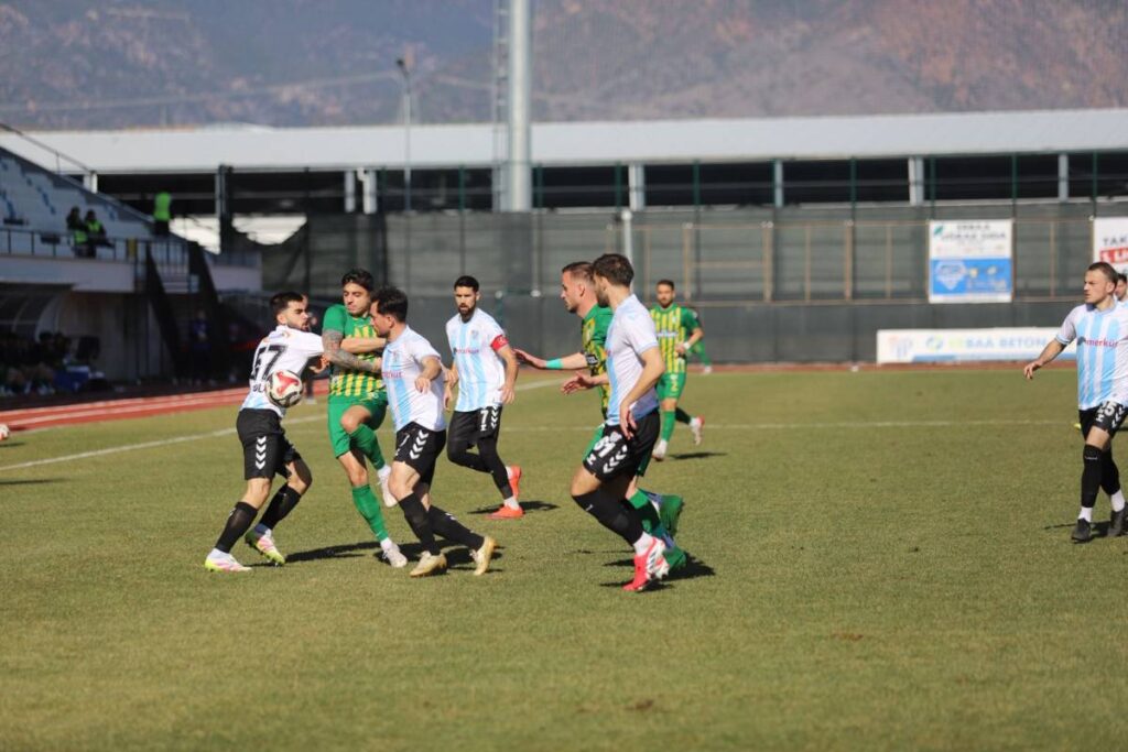 Erbaaspor-Şanlıurfaspor mücadelesinde kazanan çıkmadı!