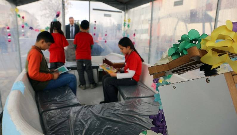 Fırat Nehri'nde çürümeye terkedilmişti: Kütüphaneye dönüştü!