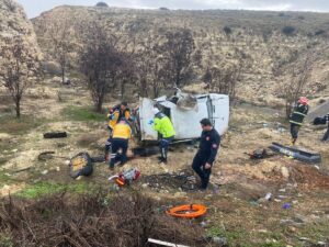 Kontrolden çıkarak şarampole uçan otomobildeki yolcu hayatını kaybetti