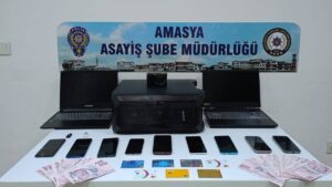 Kredi kartlarını kopyalayarak 2 milyon liradan fazla vurgun yaptılar!