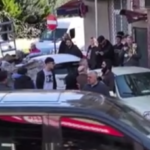 Madde bağımlısı satırla saldırdı: Çok sayıda polis yaralandı