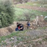 Adıyaman’da otomobil dere yatağına yuvarlandı!