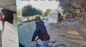 Bisikletli hırsız minibüsteki 4 bin TL’yi çaldı!