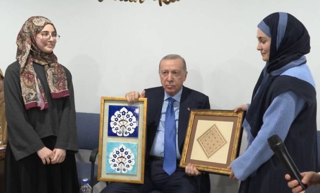 Cumhurbaşkanı Erdoğan üniversite öğrencileri ile bir araya geldi!