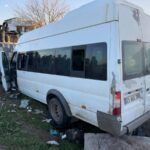 Diyarbakır’da işçileri taşıyan minibüs kaza yaptı!