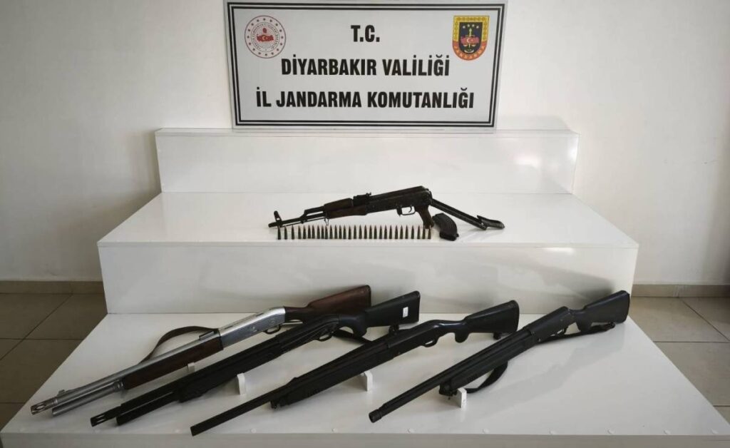 Diyarbakır'da silah kaçakçılığı operasyonu!
