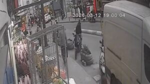 Dönerciye silahlı saldırı anı kamerada!