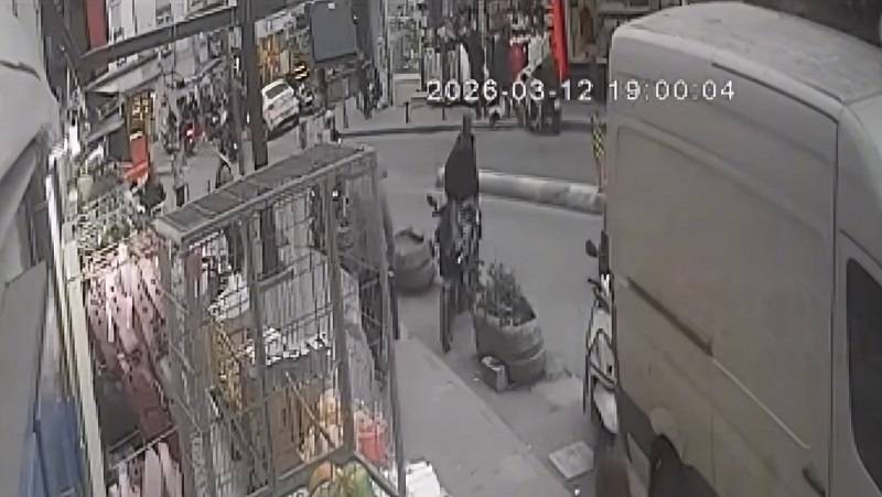 Dönerciye silahlı saldırı anı kamerada!