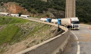Gaziantep’te feci kaza: İki tır kafa kafaya çarpıştı!
