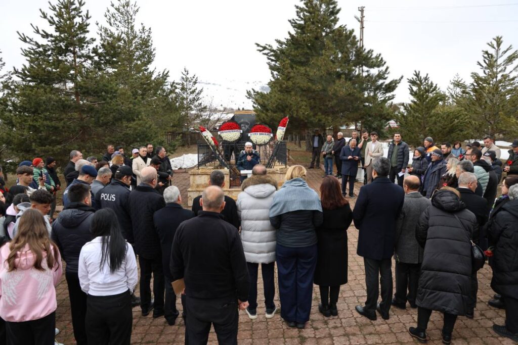 Halk ozanı 53 yıl sonra da unutulmadı!