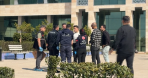 Kepez Kaymakamlığı'nda silah sesleri!