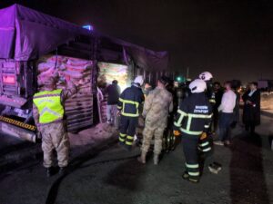 Mardin'de tırın dorsesinde yangın çıktı!