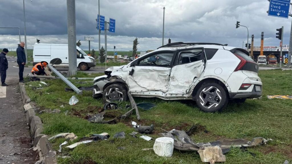 Öğrenci servisi kaza yaptı: Çok sayıda yaralı var!