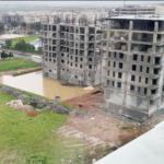 Şanlıurfa’da riskli görüntüler: İnşaat temelleri göle döndü!