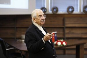 Saydam; Öğrencilere iletişimin altın kurallarını anlattı!