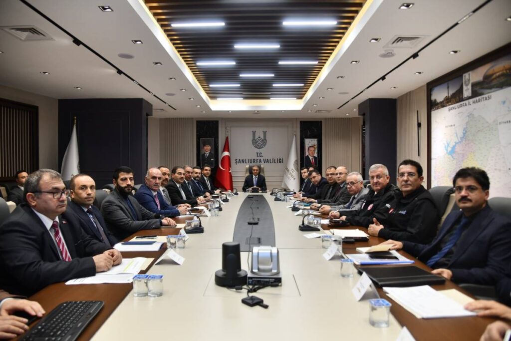 Urfa Valisi Şıldak, sel ve taşkın toplantısı gerçekleştirdi!